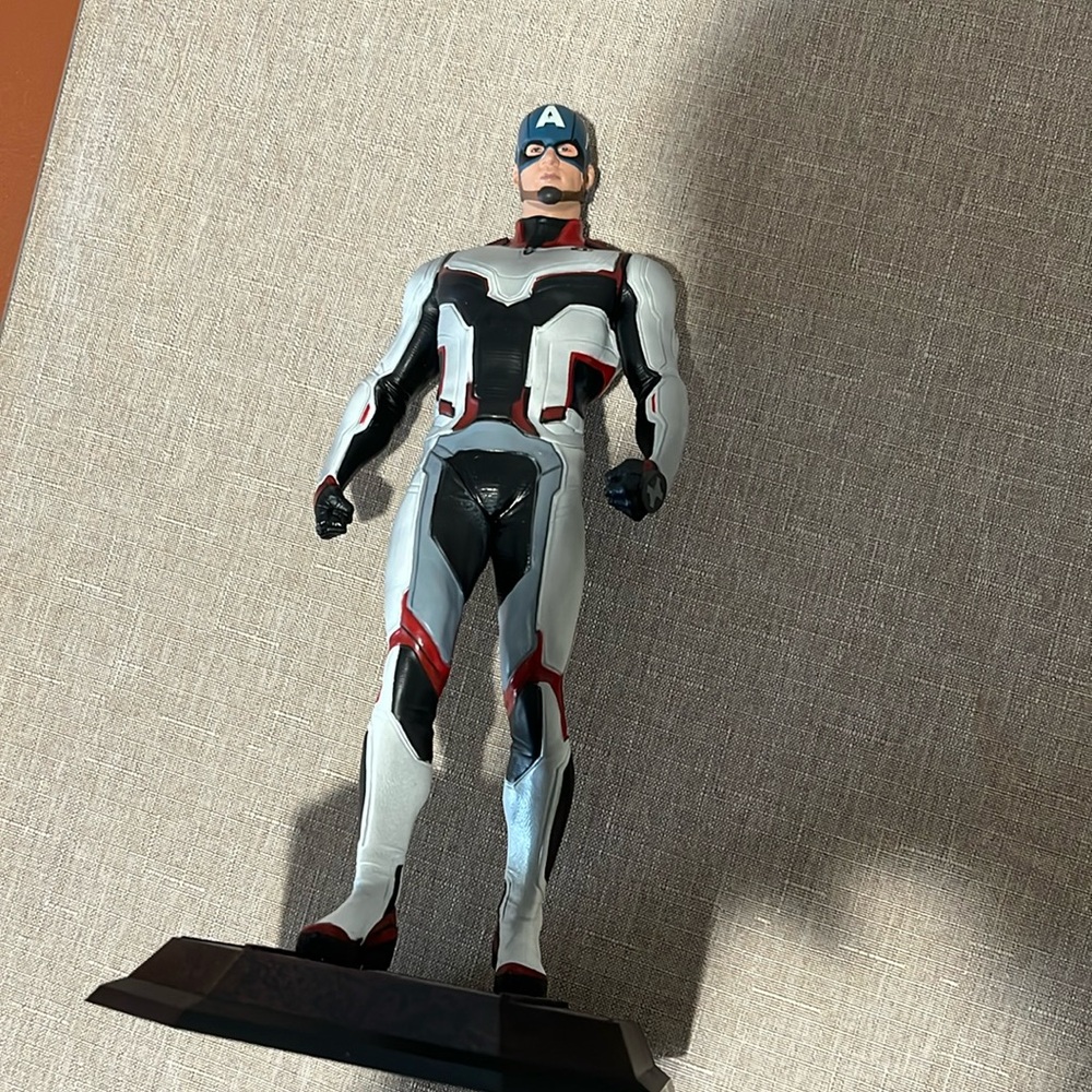 Captain America 10 inch collectible statue